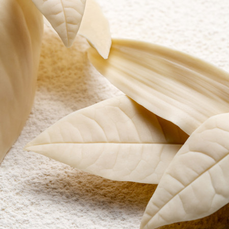 Valrhona Vegan Almond Couverture Amatika 35% White Chocolate